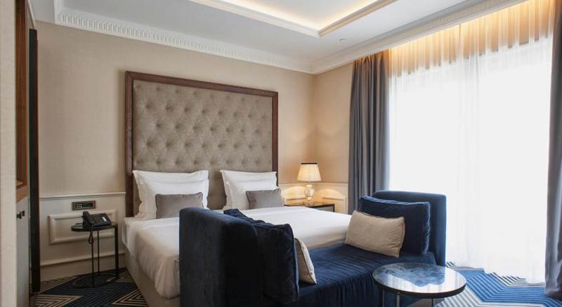 Boutique La Roche מלון 5*